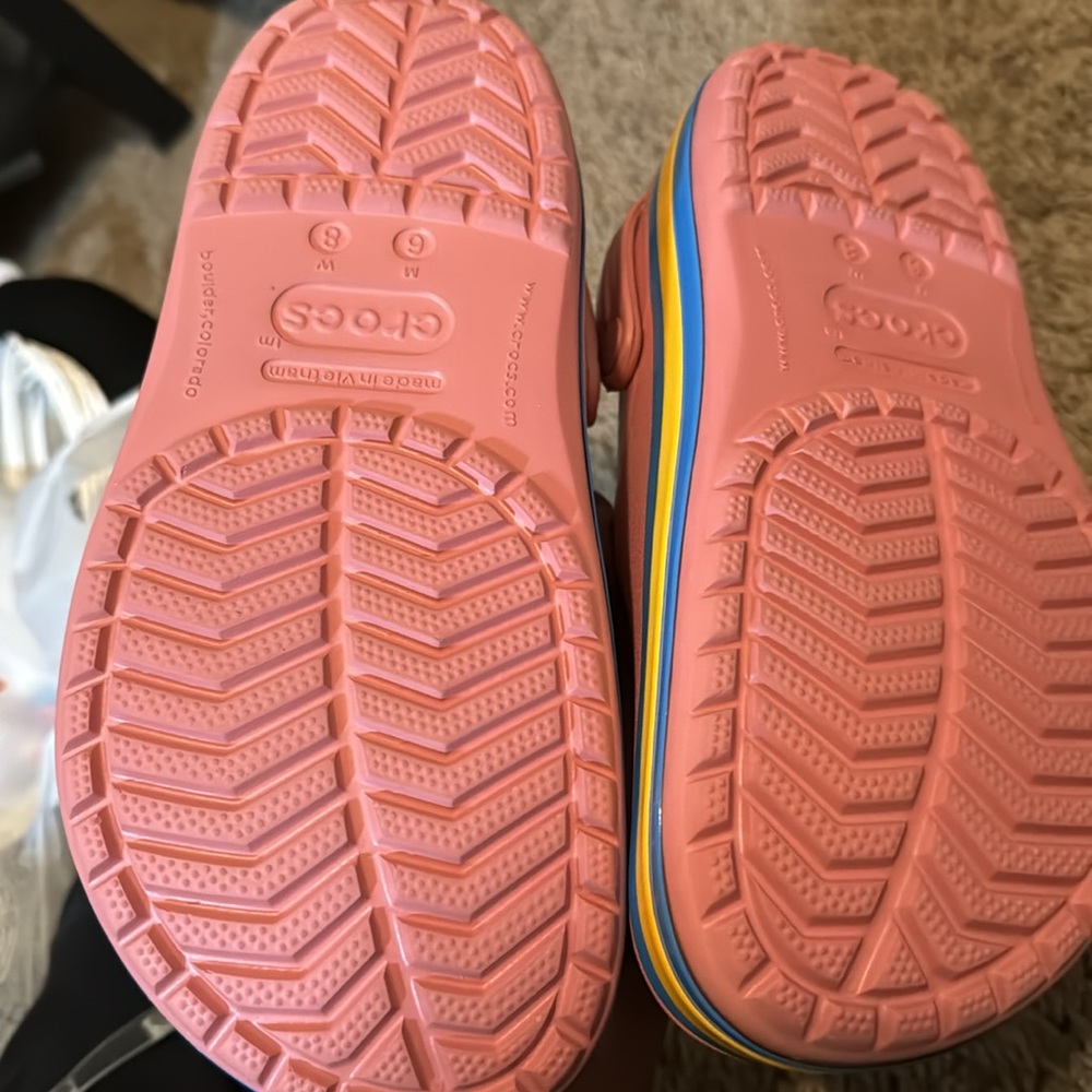 Crocs - Picture 2 of 6